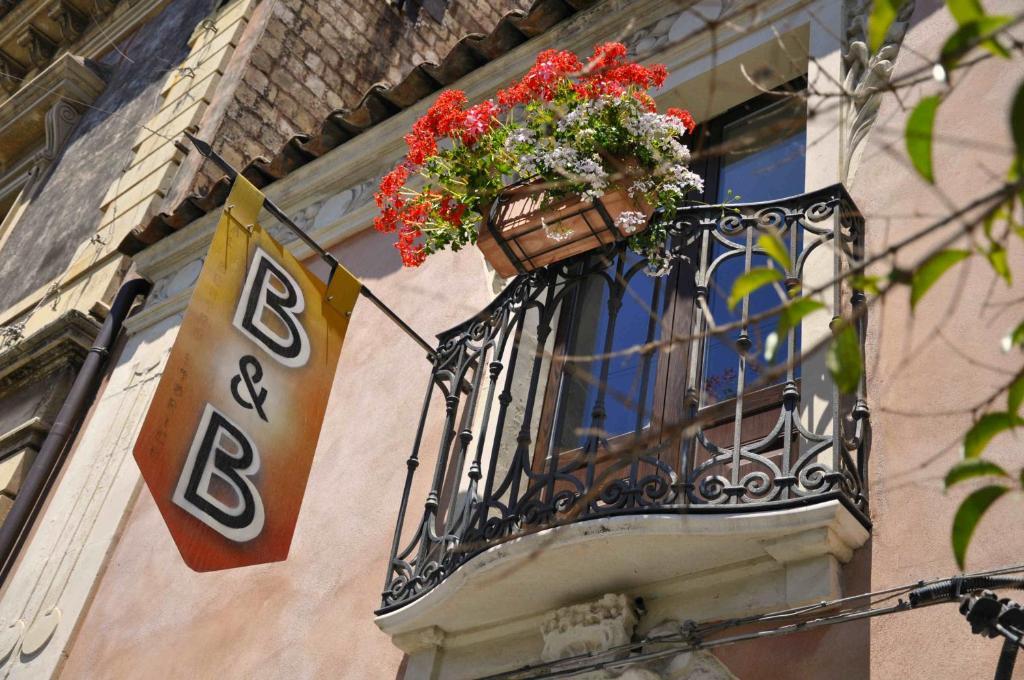 Casa Al Centro Storico Acomodação com café da manhã Nicolosi Exterior foto