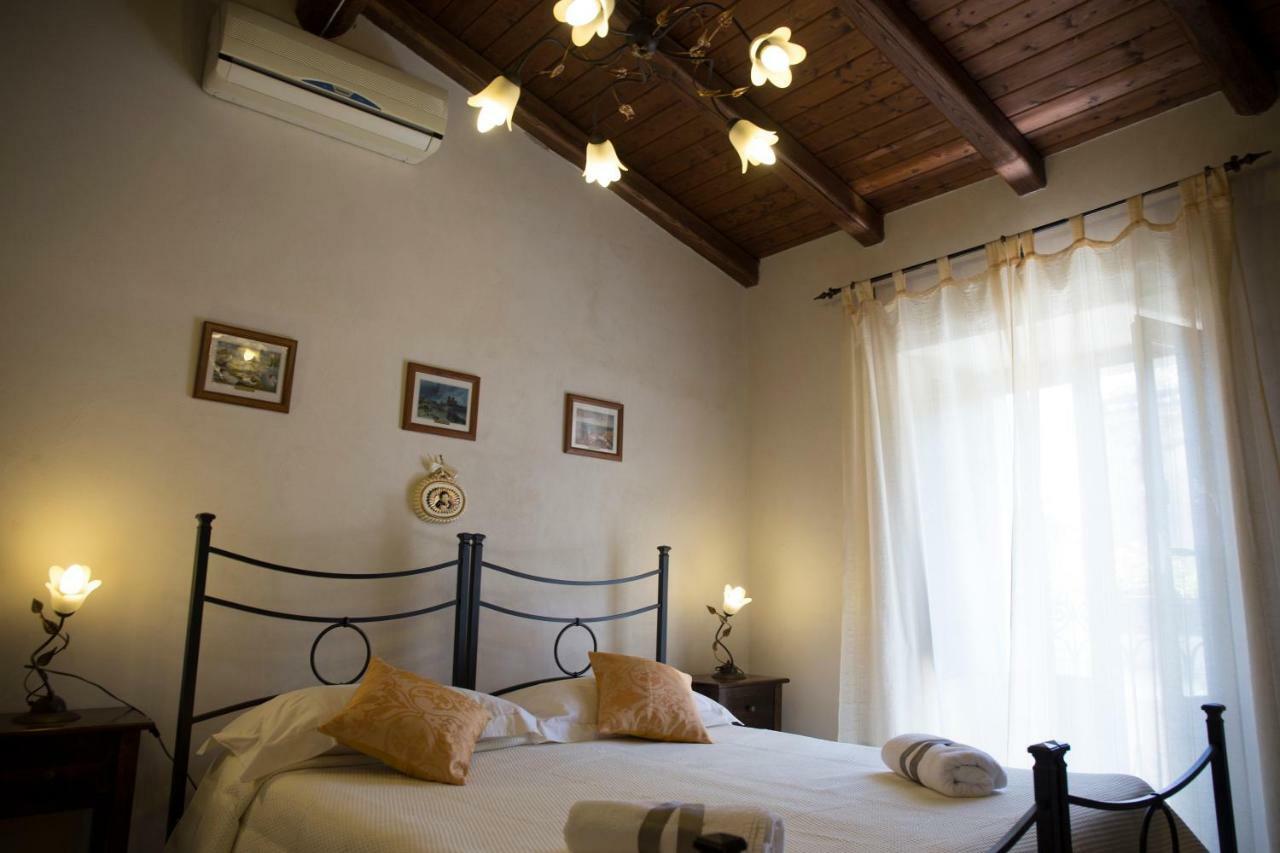 Casa Al Centro Storico Acomodação com café da manhã Nicolosi Exterior foto